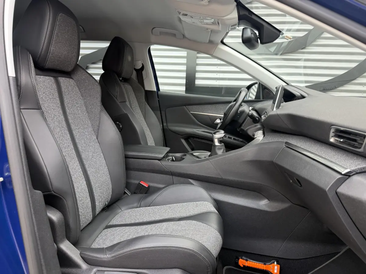 1.2 PureTech Allure 1e Eigenaar|Camera|Carplay|Trekhaak|Cruise|D-riem vv in 2025|PDC|Dealer onderhouden|N.A.P|Nieuwe APK bij aflevering