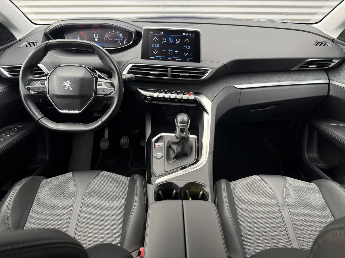 1.2 PureTech Allure 1e Eigenaar|Camera|Carplay|Trekhaak|Cruise|D-riem vv in 2025|PDC|Dealer onderhouden|N.A.P|Nieuwe APK bij aflevering