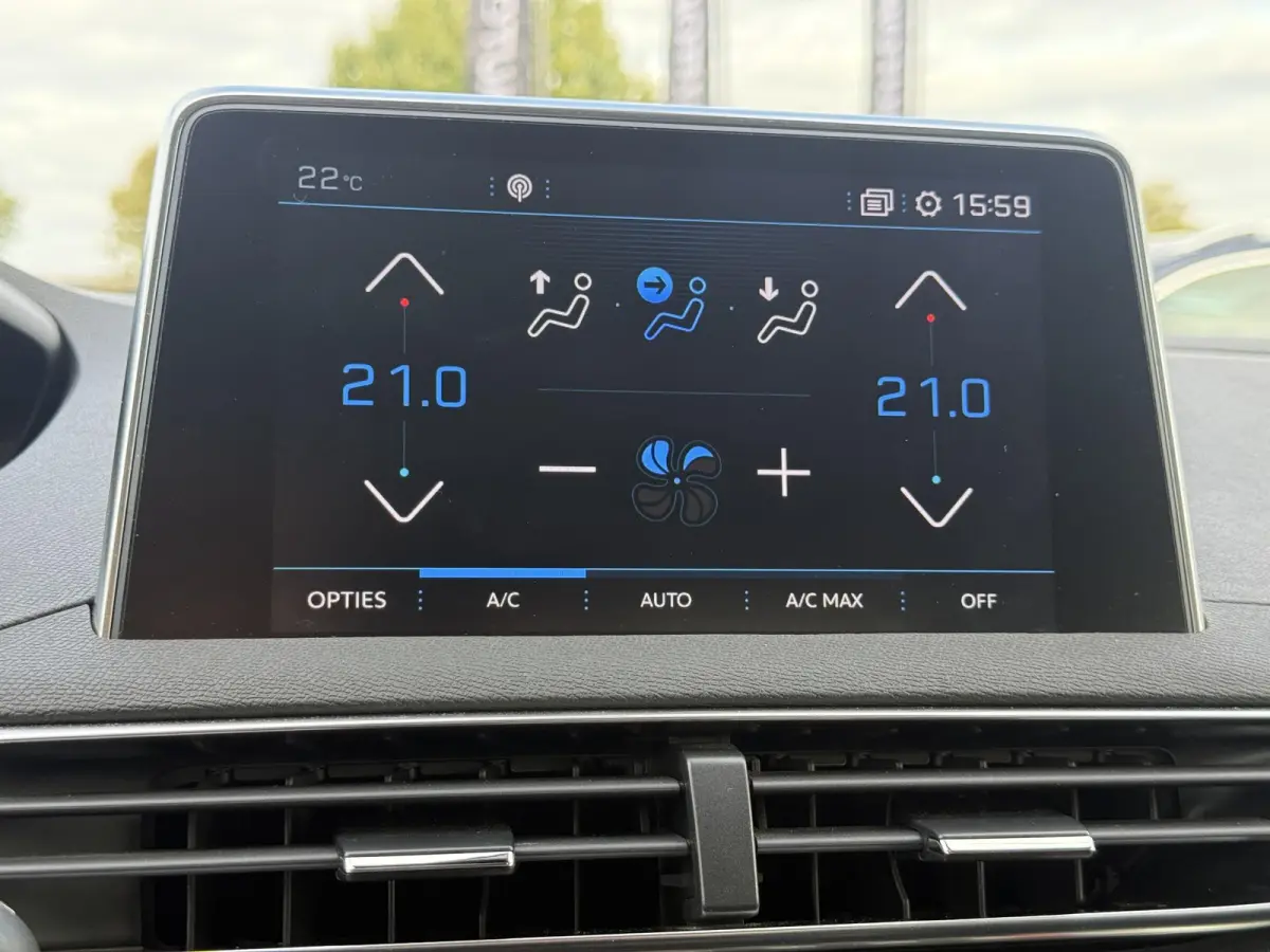 1.2 PureTech Allure 1e Eigenaar|Camera|Carplay|Trekhaak|Cruise|D-riem vv in 2025|PDC|Dealer onderhouden|N.A.P|Nieuwe APK bij aflevering