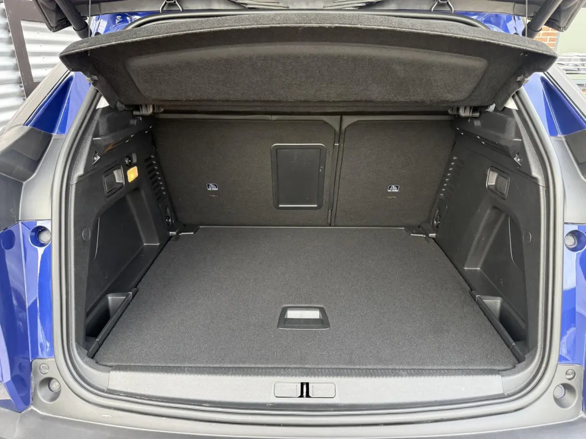 1.2 PureTech Allure 1e Eigenaar|Camera|Carplay|Trekhaak|Cruise|D-riem vv in 2025|PDC|Dealer onderhouden|N.A.P|Nieuwe APK bij aflevering