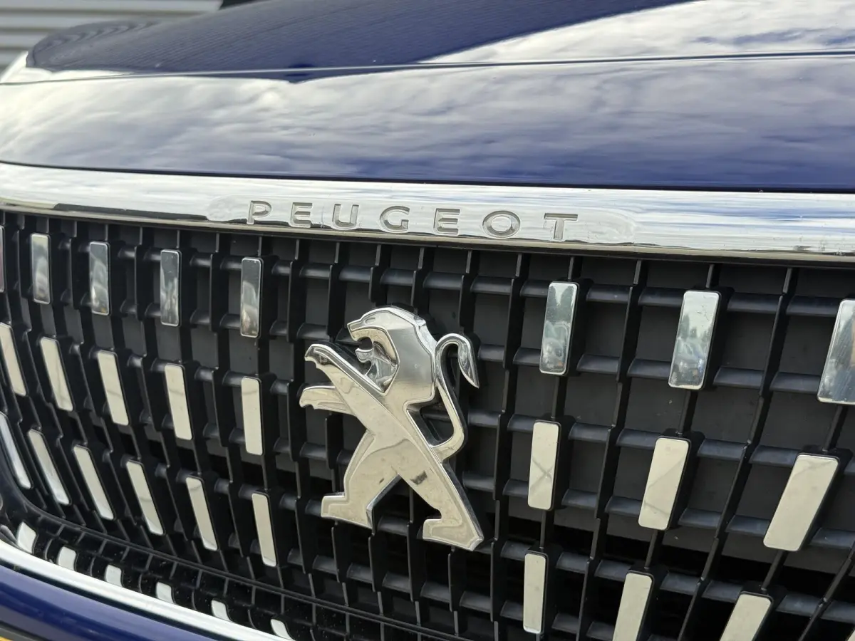 1.2 PureTech Allure 1e Eigenaar|Camera|Carplay|Trekhaak|Cruise|D-riem vv in 2025|PDC|Dealer onderhouden|N.A.P|Nieuwe APK bij aflevering