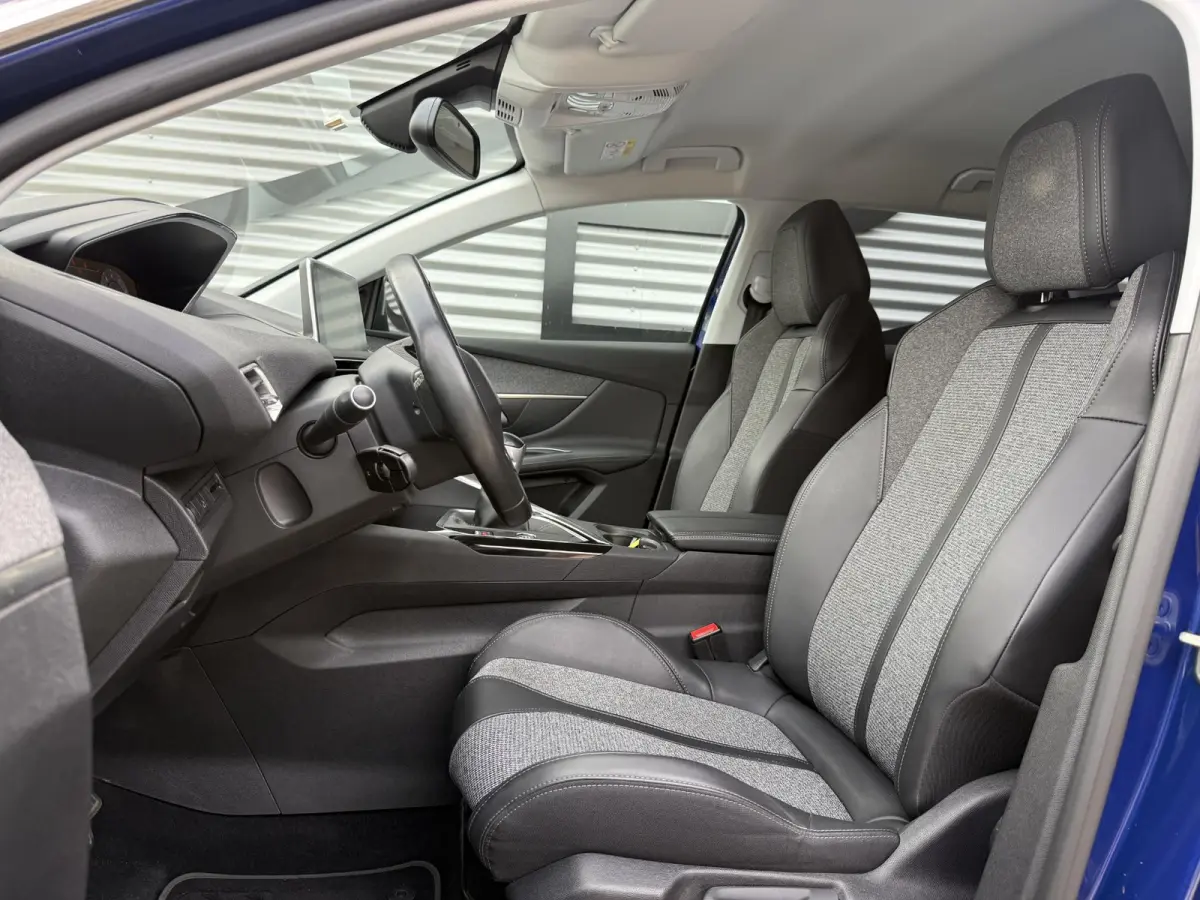 1.2 PureTech Allure 1e Eigenaar|Camera|Carplay|Trekhaak|Cruise|D-riem vv in 2025|PDC|Dealer onderhouden|N.A.P|Nieuwe APK bij aflevering
