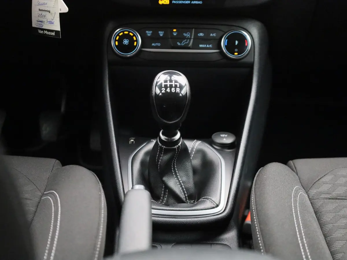 1.0 EcoBoost Hybrid Titanium | Cruise Control | Airco | Sensoren Achter | Apple Carplay/Android Auto |