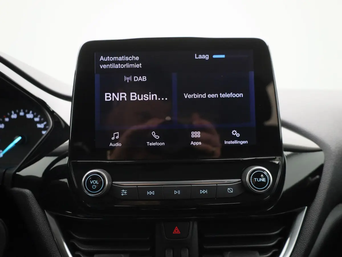 1.0 EcoBoost Hybrid Titanium | Cruise Control | Airco | Sensoren Achter | Apple Carplay/Android Auto |