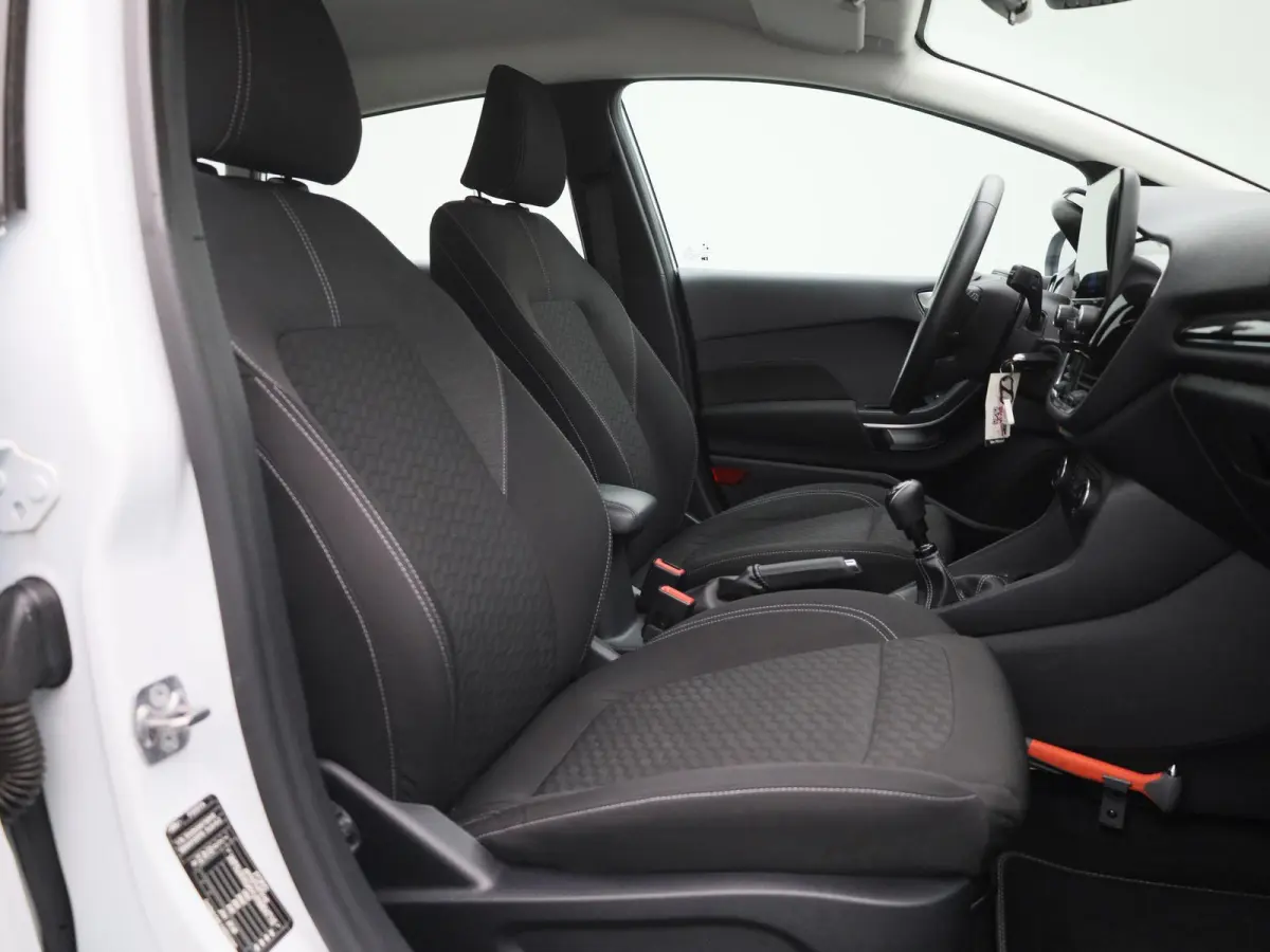 1.0 EcoBoost Hybrid Titanium | Cruise Control | Airco | Sensoren Achter | Apple Carplay/Android Auto |
