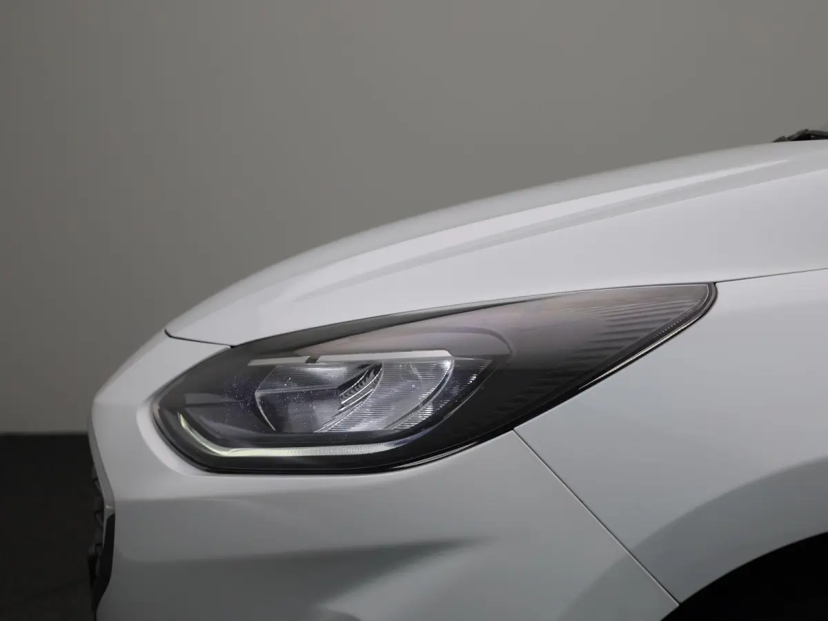 1.0 EcoBoost Hybrid Titanium | Cruise Control | Airco | Sensoren Achter | Apple Carplay/Android Auto |