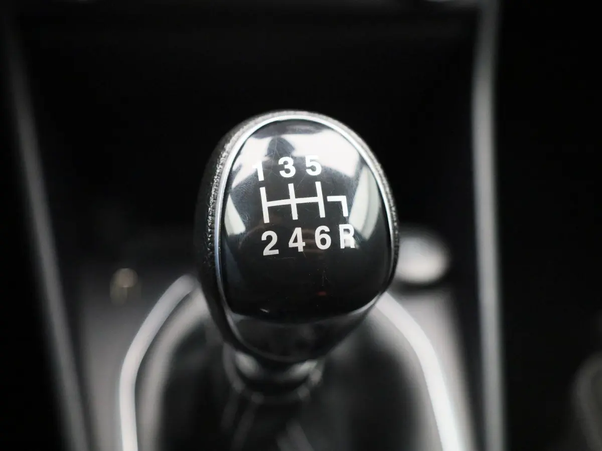 1.0 EcoBoost Hybrid Titanium | Cruise Control | Airco | Sensoren Achter | Apple Carplay/Android Auto |