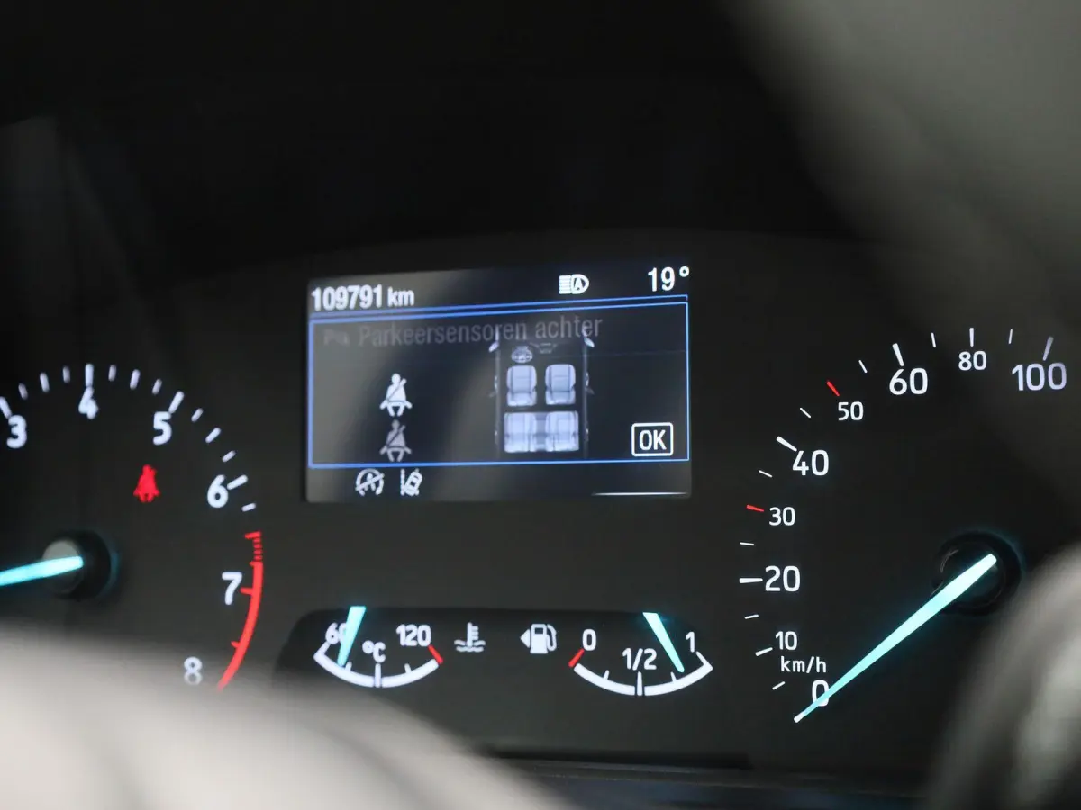 1.0 EcoBoost Hybrid Titanium | Cruise Control | Airco | Sensoren Achter | Apple Carplay/Android Auto |