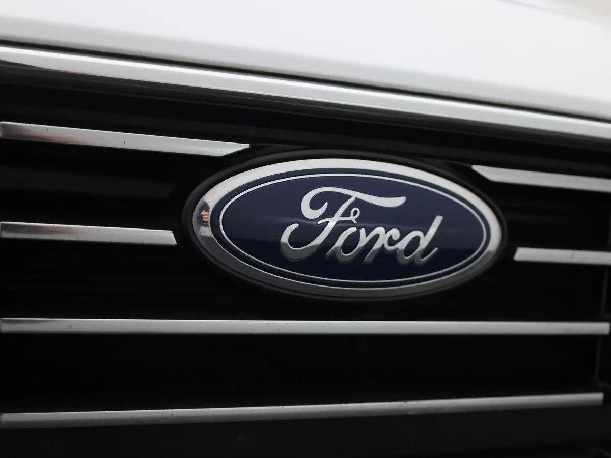1.0 EcoBoost Hybrid Titanium | Cruise Control | Airco | Sensoren Achter | Apple Carplay/Android Auto |