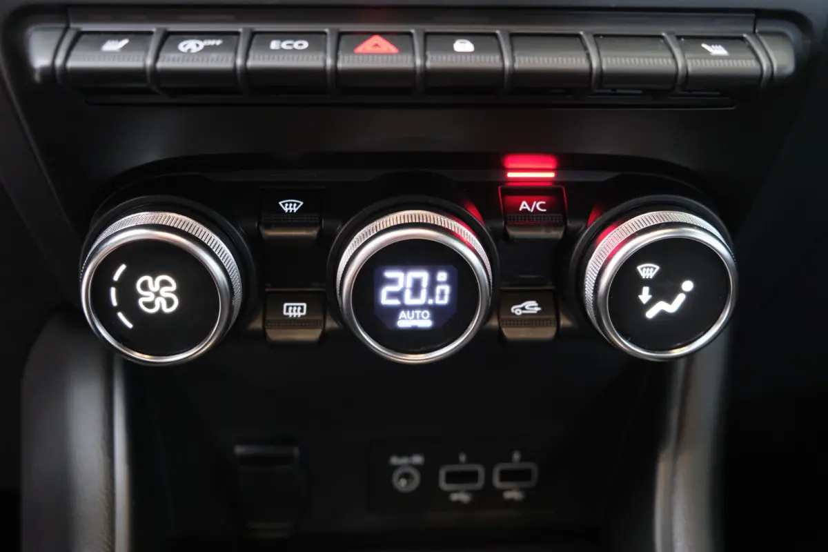 1.3 TCe 140 Business Zen - Airco, Cruise, Camera, Virtueel display, PDC, Trekhaak.
