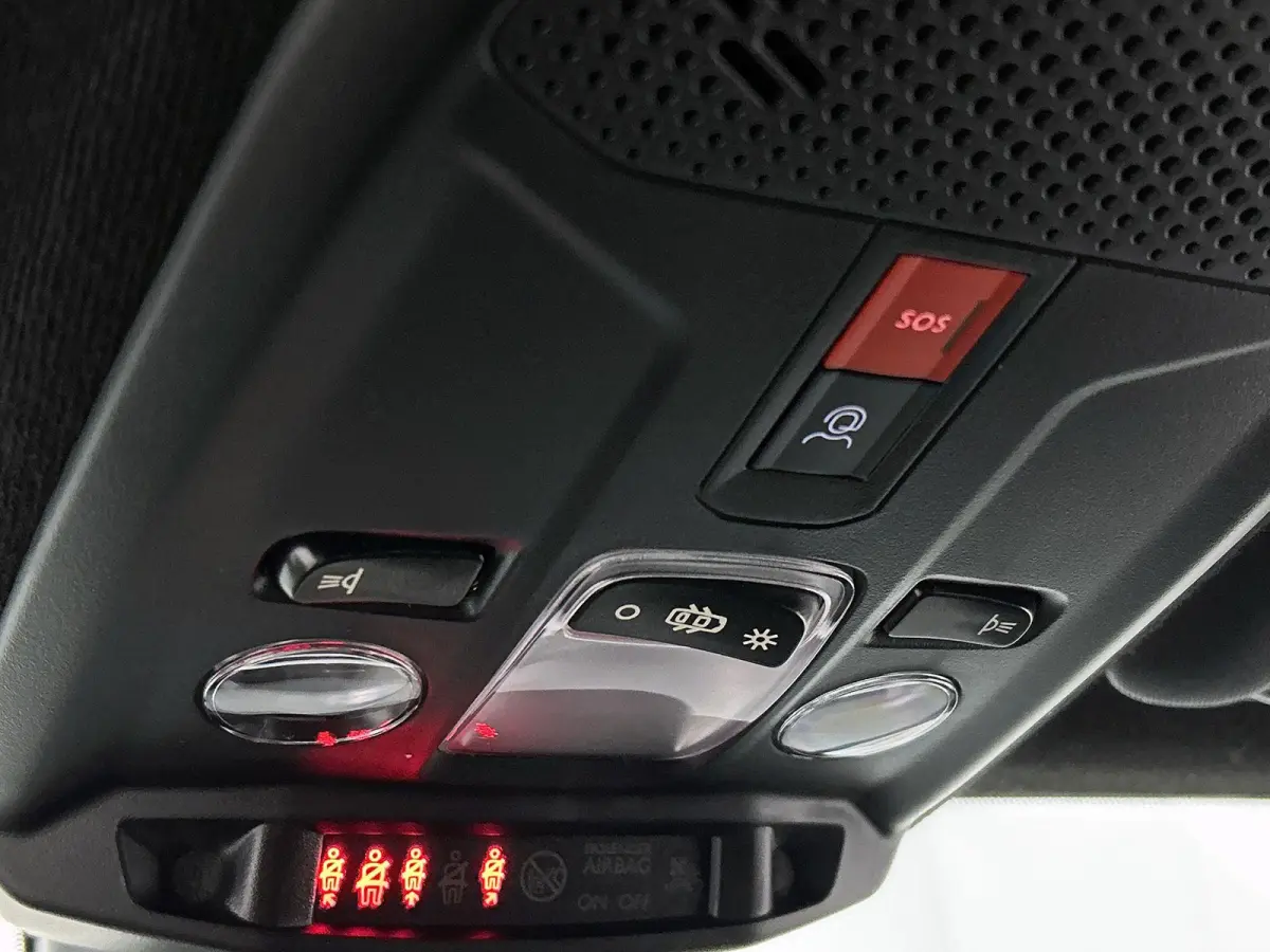1.2 GS | Camera | Navigatie | Apple Carplay | Sensoren Achter | Climate Control | Dodehoekdetectie | Keyless
