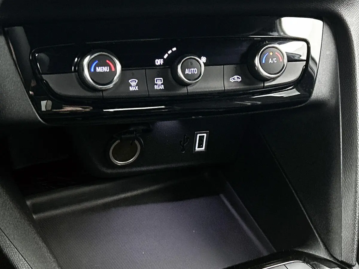 1.2 GS | Camera | Navigatie | Apple Carplay | Sensoren Achter | Climate Control | Dodehoekdetectie | Keyless
