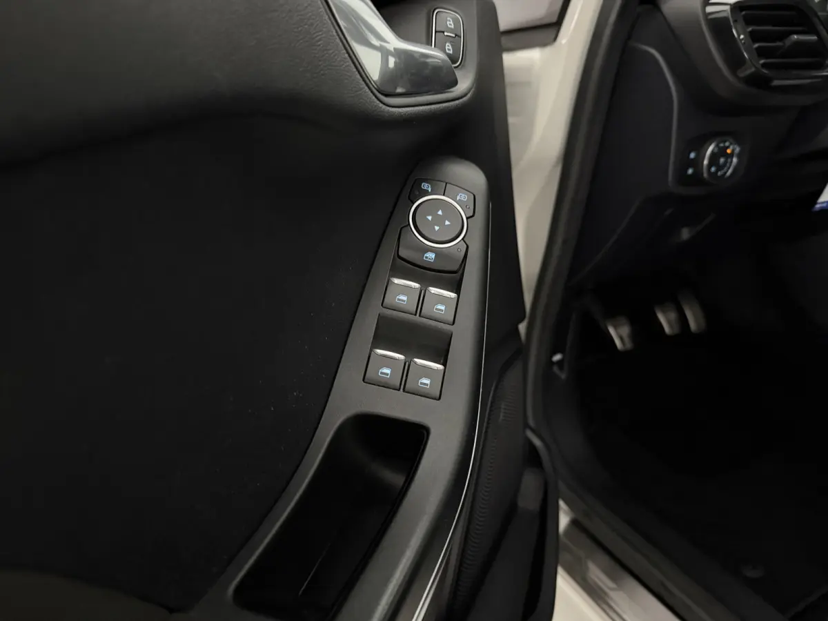1.0 EcoBoost ST-Line | Cruise | Carplay | Navi | Clima | Stoel/Stuurverw. | Parkeersens. | NAP