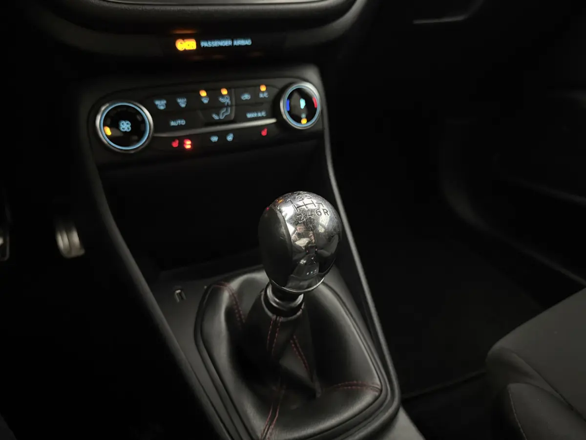 1.0 EcoBoost ST-Line | Cruise | Carplay | Navi | Clima | Stoel/Stuurverw. | Parkeersens. | NAP