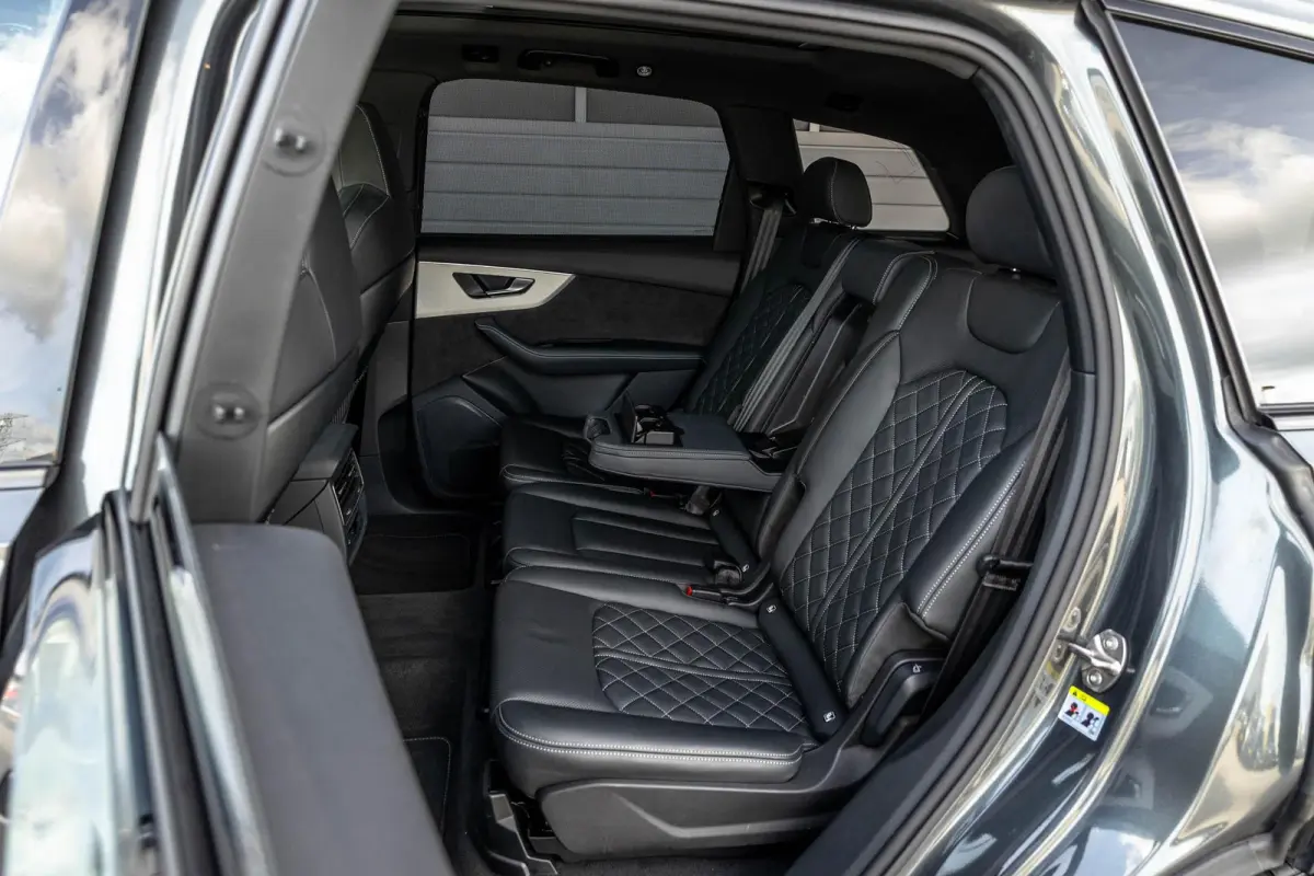 55 TFSIe 381pk quattro Pro Line S | Panoramadak | Trekhaak | HUD | Luchtvering | Massagestoelen