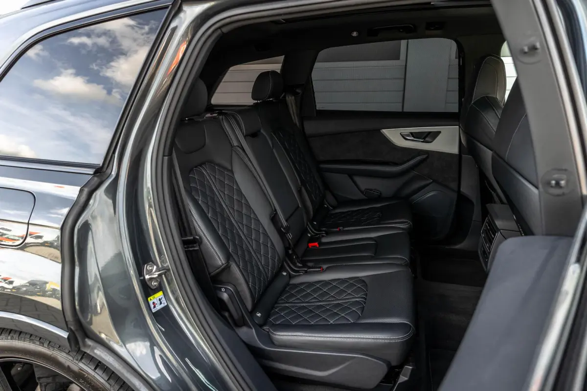 55 TFSIe 381pk quattro Pro Line S | Panoramadak | Trekhaak | HUD | Luchtvering | Massagestoelen