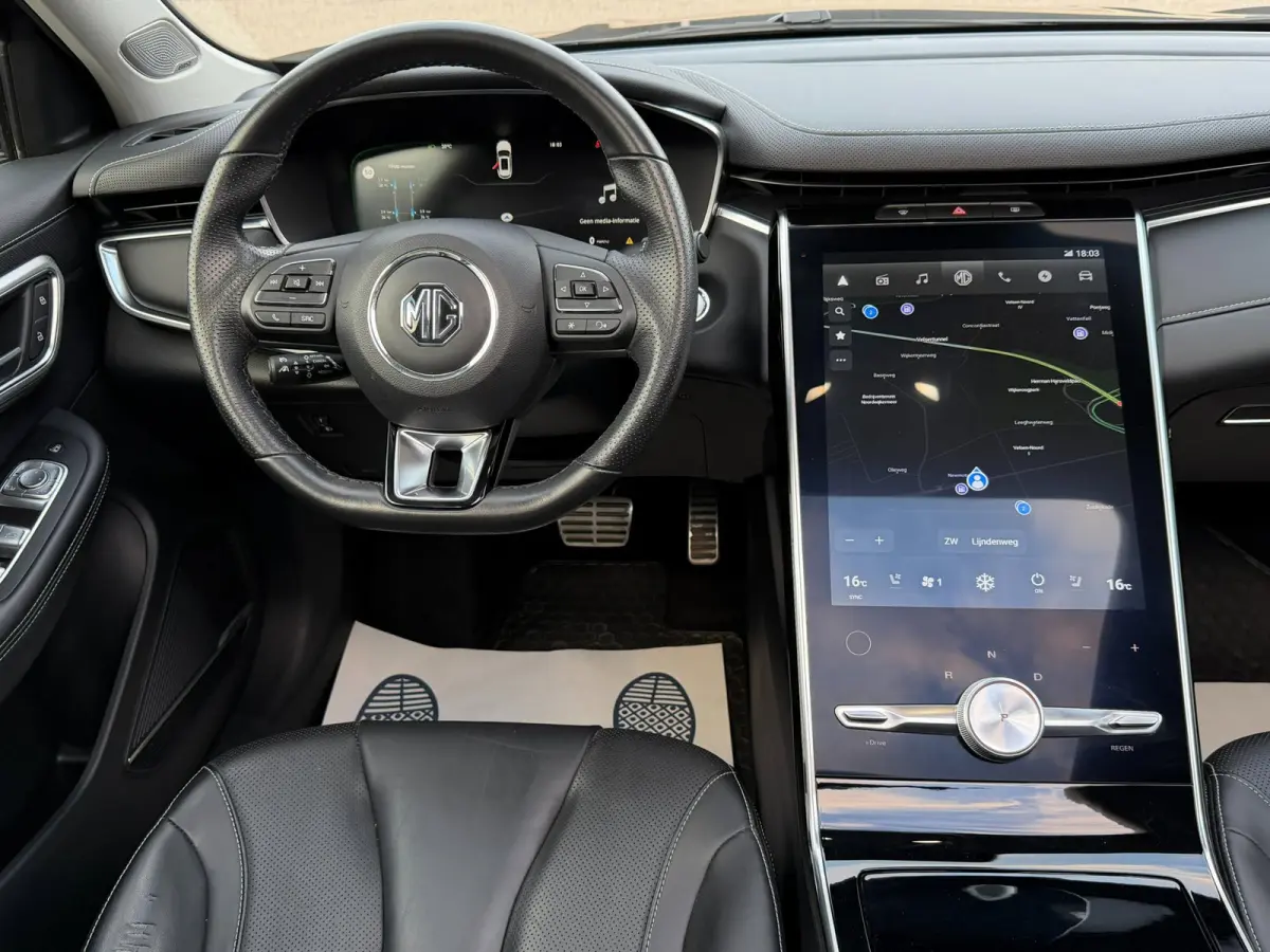 AWD Performance 70 kWh l Trekhaak l BOSE l Sfeerverlichting