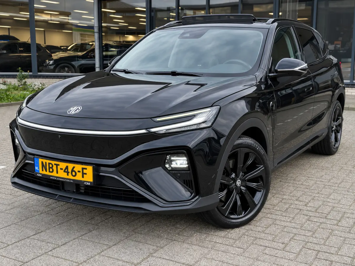 AWD Performance 70 kWh l Trekhaak l BOSE l Sfeerverlichting