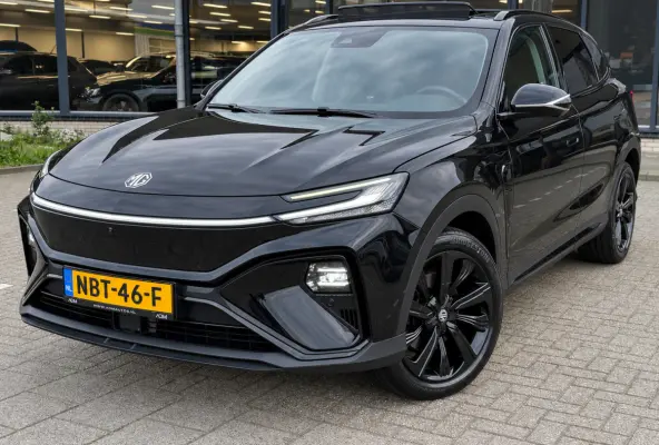 AWD Performance 70 kWh l Trekhaak l BOSE l Sfeerverlichting