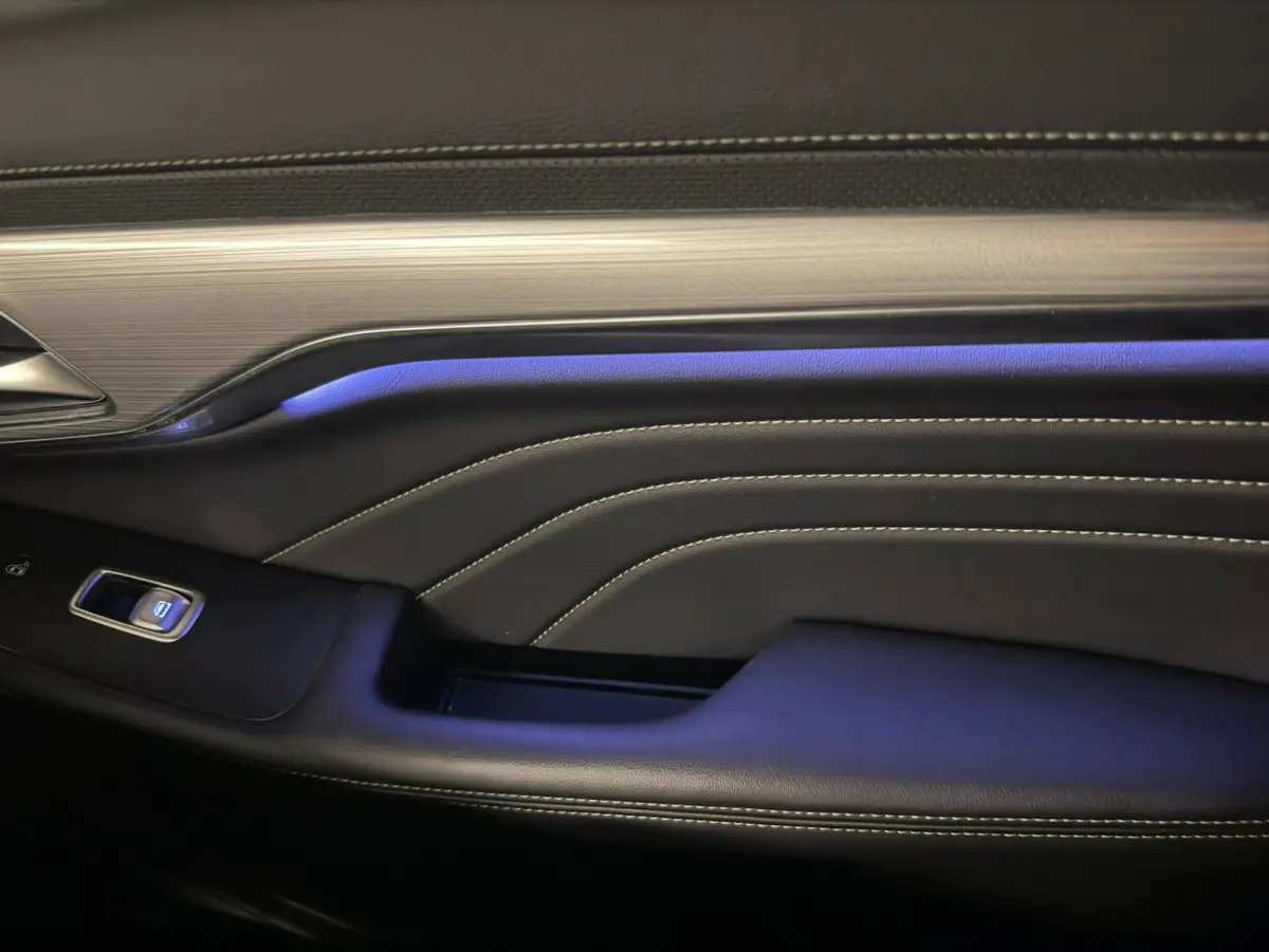 AWD Performance 70 kWh l Trekhaak l BOSE l Sfeerverlichting