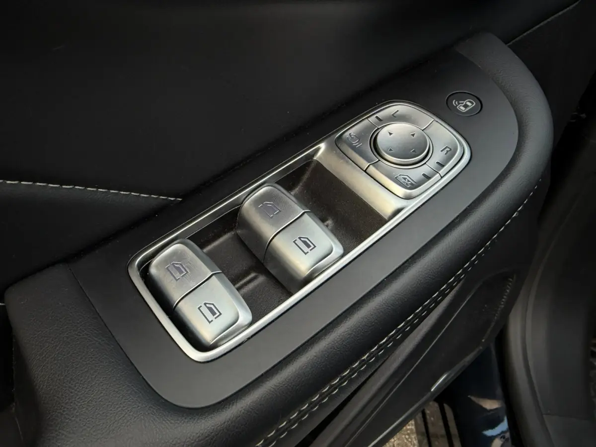 AWD Performance 70 kWh l Trekhaak l BOSE l Sfeerverlichting