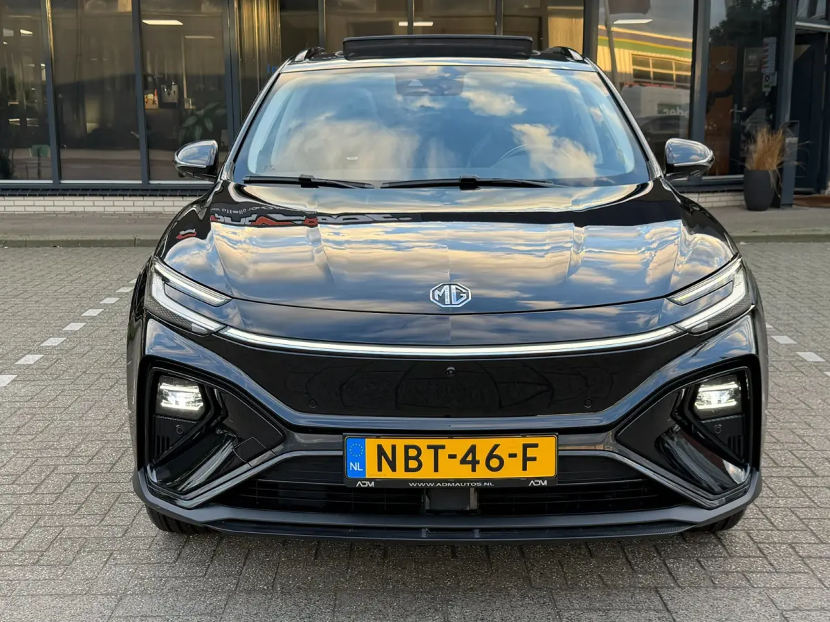 AWD Performance 70 kWh l Trekhaak l BOSE l Sfeerverlichting