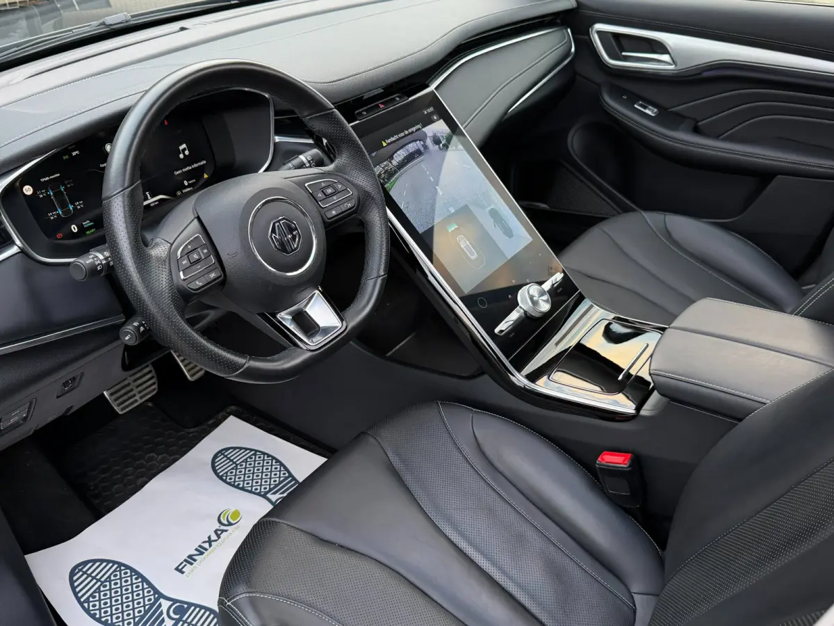 AWD Performance 70 kWh l Trekhaak l BOSE l Sfeerverlichting