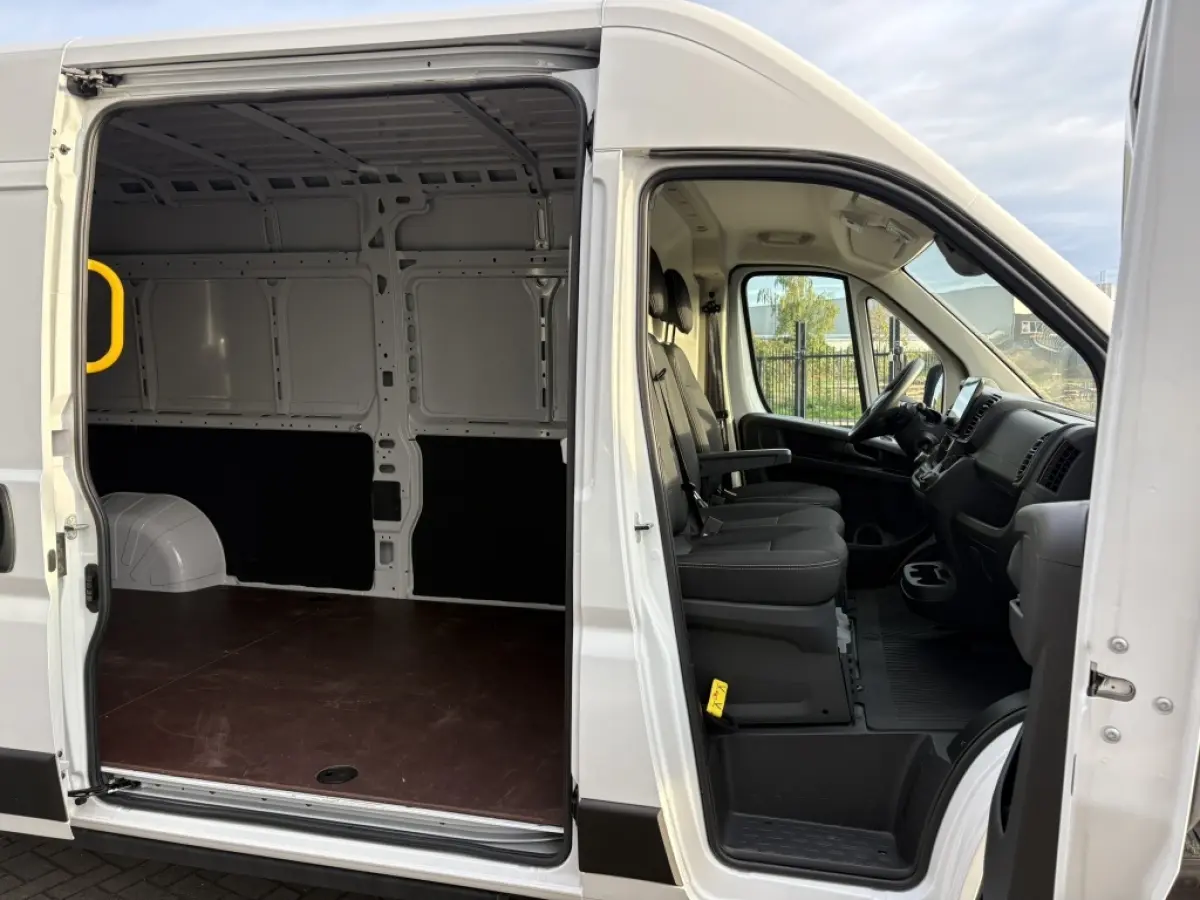 Electric 3.5t L3H2 Zwaar 110 kWh ECC | Navigatie | Camera