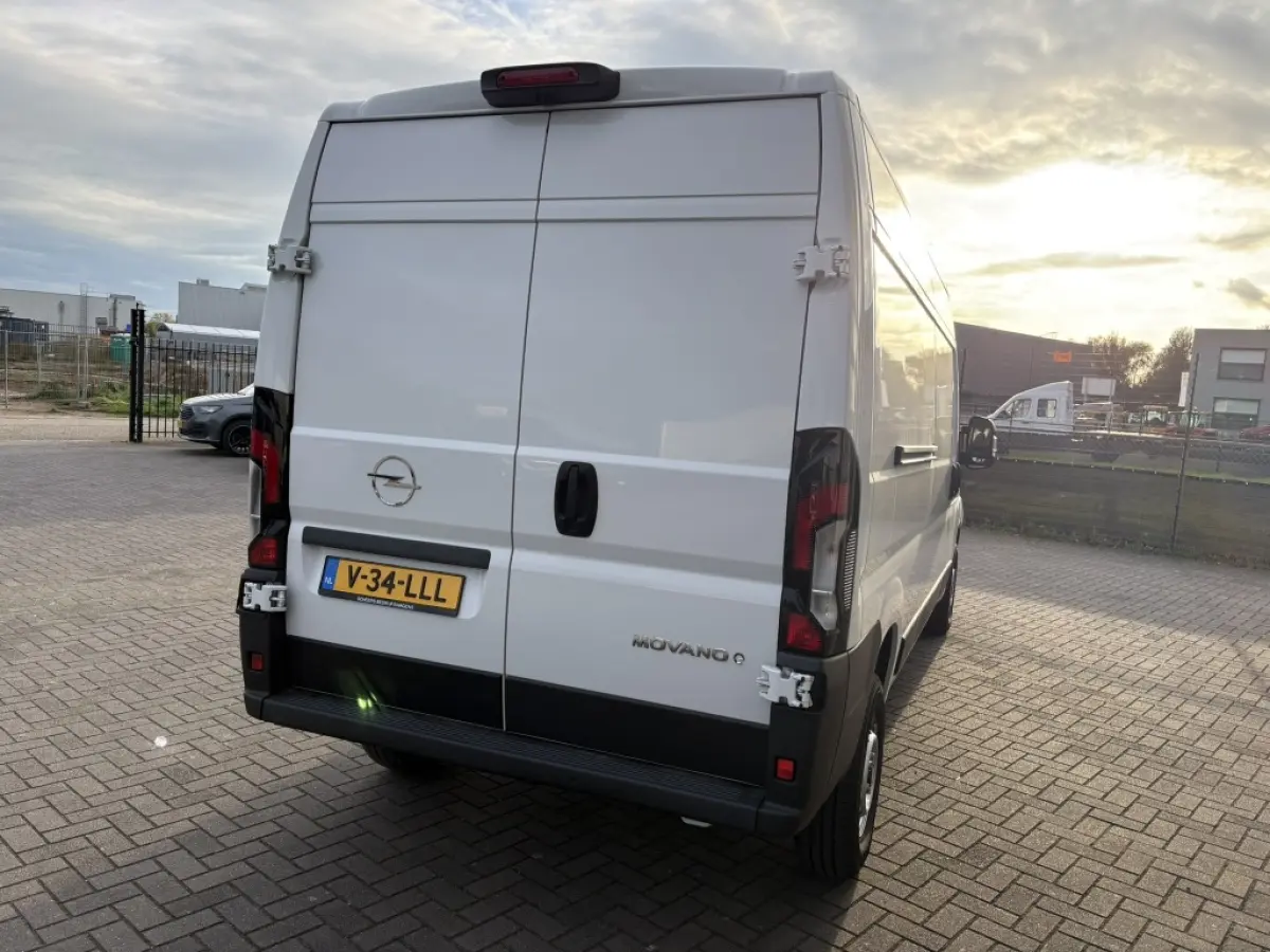 Electric 3.5t L3H2 Zwaar 110 kWh ECC | Navigatie | Camera