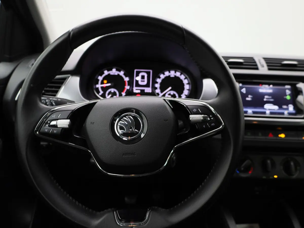 1.0 TSI Business Edition | APPLE CARPLAY - ANDROID AUTO | STOELVERWARMING | KEYLESS START | CRUISE CONTROL | AIRCO | NAVIGATIE |