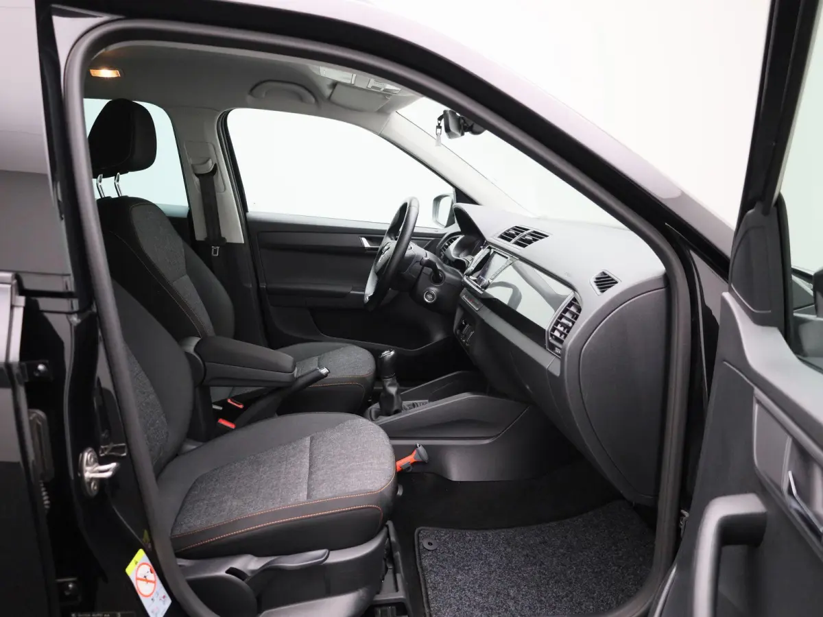 1.0 TSI Business Edition | APPLE CARPLAY - ANDROID AUTO | STOELVERWARMING | KEYLESS START | CRUISE CONTROL | AIRCO | NAVIGATIE |