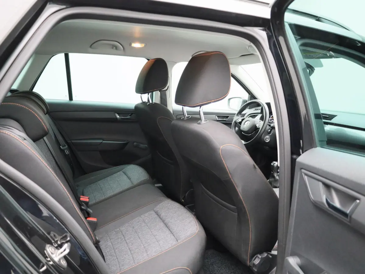 1.0 TSI Business Edition | APPLE CARPLAY - ANDROID AUTO | STOELVERWARMING | KEYLESS START | CRUISE CONTROL | AIRCO | NAVIGATIE |