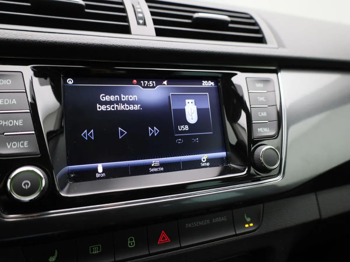 1.0 TSI Business Edition | APPLE CARPLAY - ANDROID AUTO | STOELVERWARMING | KEYLESS START | CRUISE CONTROL | AIRCO | NAVIGATIE |