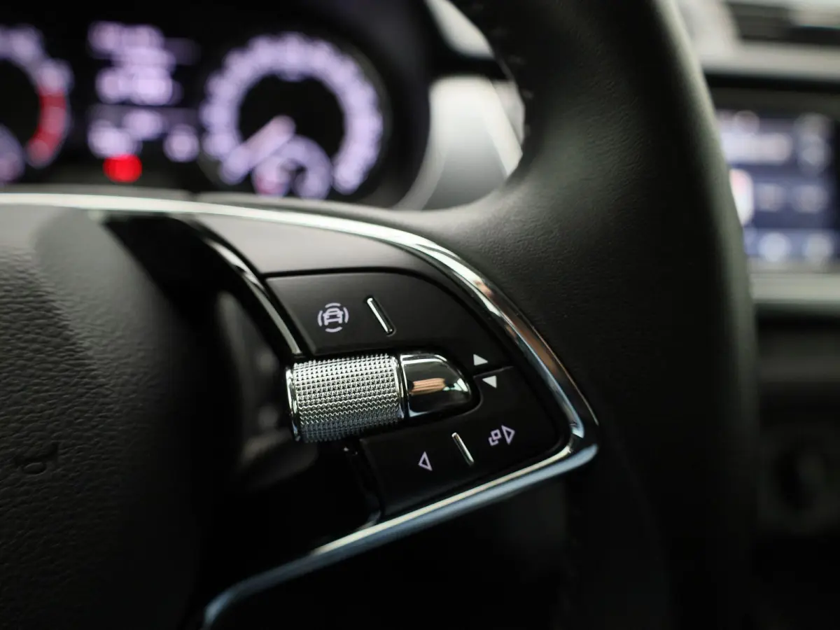 1.0 TSI Business Edition | APPLE CARPLAY - ANDROID AUTO | STOELVERWARMING | KEYLESS START | CRUISE CONTROL | AIRCO | NAVIGATIE |