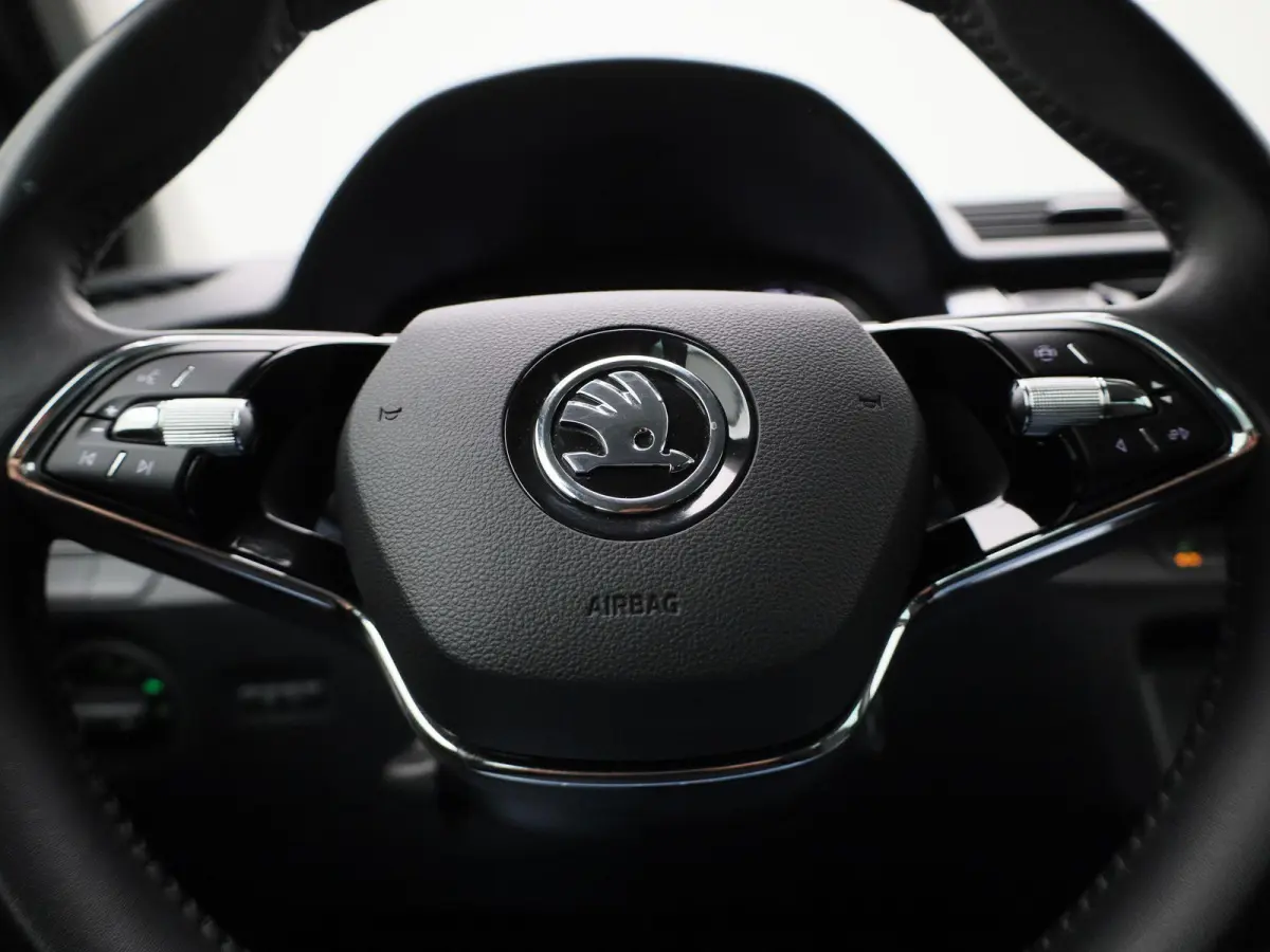 1.0 TSI Business Edition | APPLE CARPLAY - ANDROID AUTO | STOELVERWARMING | KEYLESS START | CRUISE CONTROL | AIRCO | NAVIGATIE |