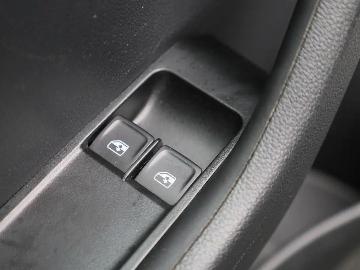 1.0 TSI Business Edition | APPLE CARPLAY - ANDROID AUTO | STOELVERWARMING | KEYLESS START | CRUISE CONTROL | AIRCO | NAVIGATIE |