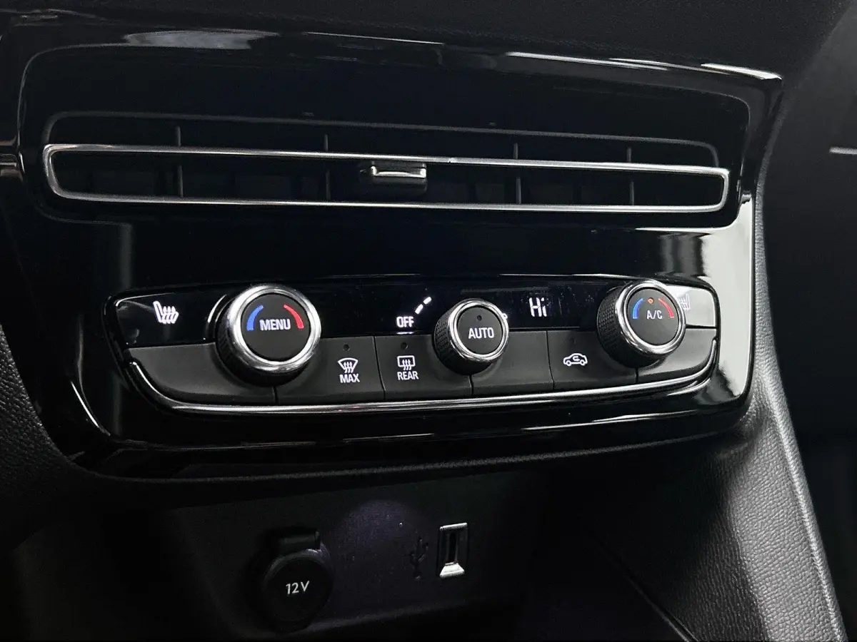 Ultimate 50-kWh 11kw bl. | Stoel-Stuurverwarming | Adaptive cruise control |