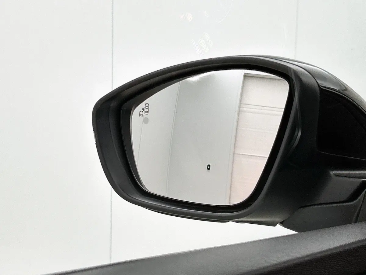 Ultimate 50-kWh 11kw bl. | Stoel-Stuurverwarming | Adaptive cruise control |