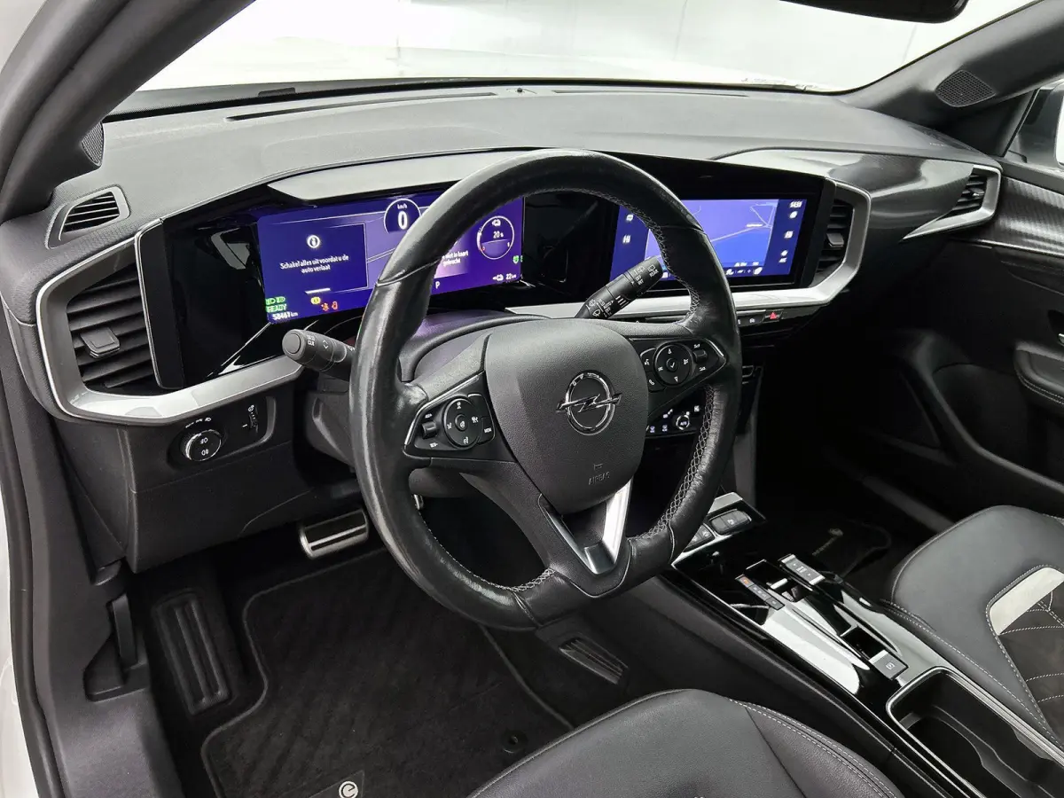 Ultimate 50-kWh 11kw bl. | Stoel-Stuurverwarming | Adaptive cruise control |