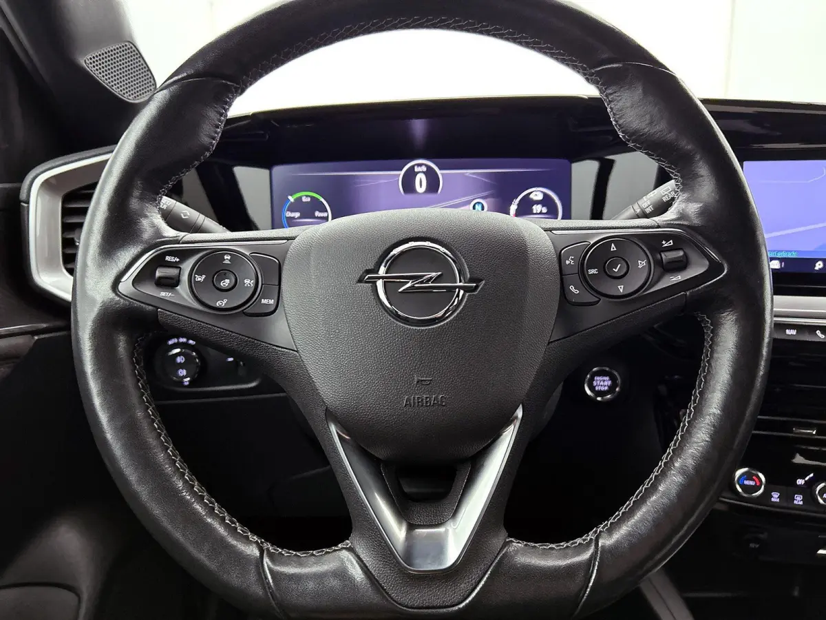 Ultimate 50-kWh 11kw bl. | Stoel-Stuurverwarming | Adaptive cruise control |