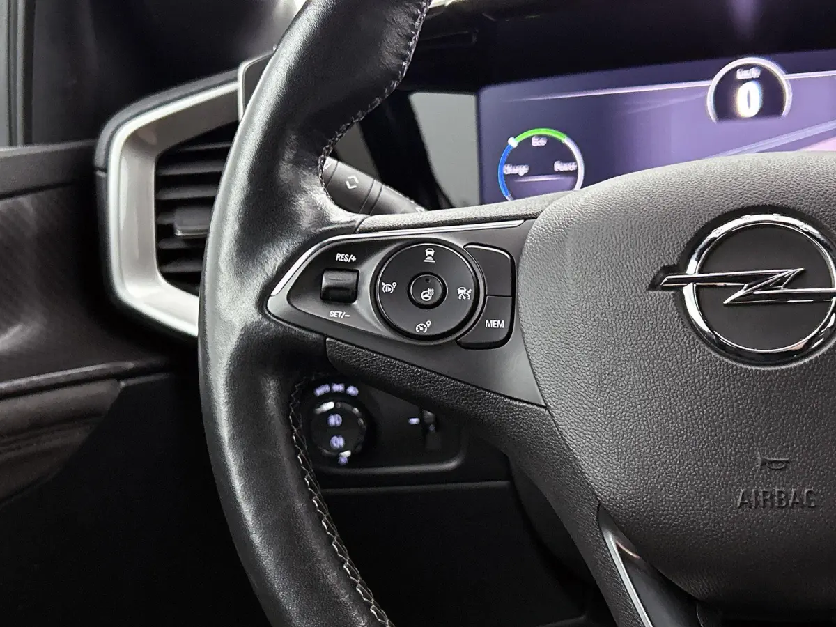 Ultimate 50-kWh 11kw bl. | Stoel-Stuurverwarming | Adaptive cruise control |