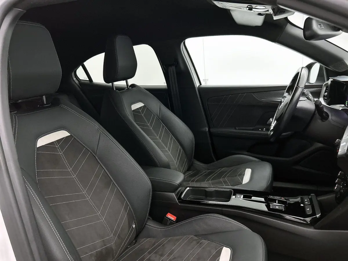 Ultimate 50-kWh 11kw bl. | Stoel-Stuurverwarming | Adaptive cruise control |