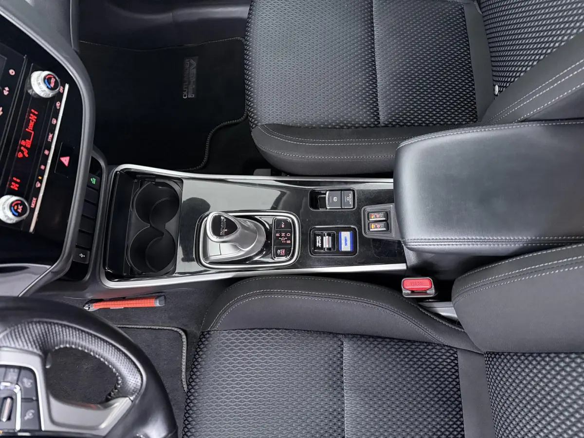 2.4 PHEV Pure Afneembare trekhaak | Stoelverwarming | 4WD