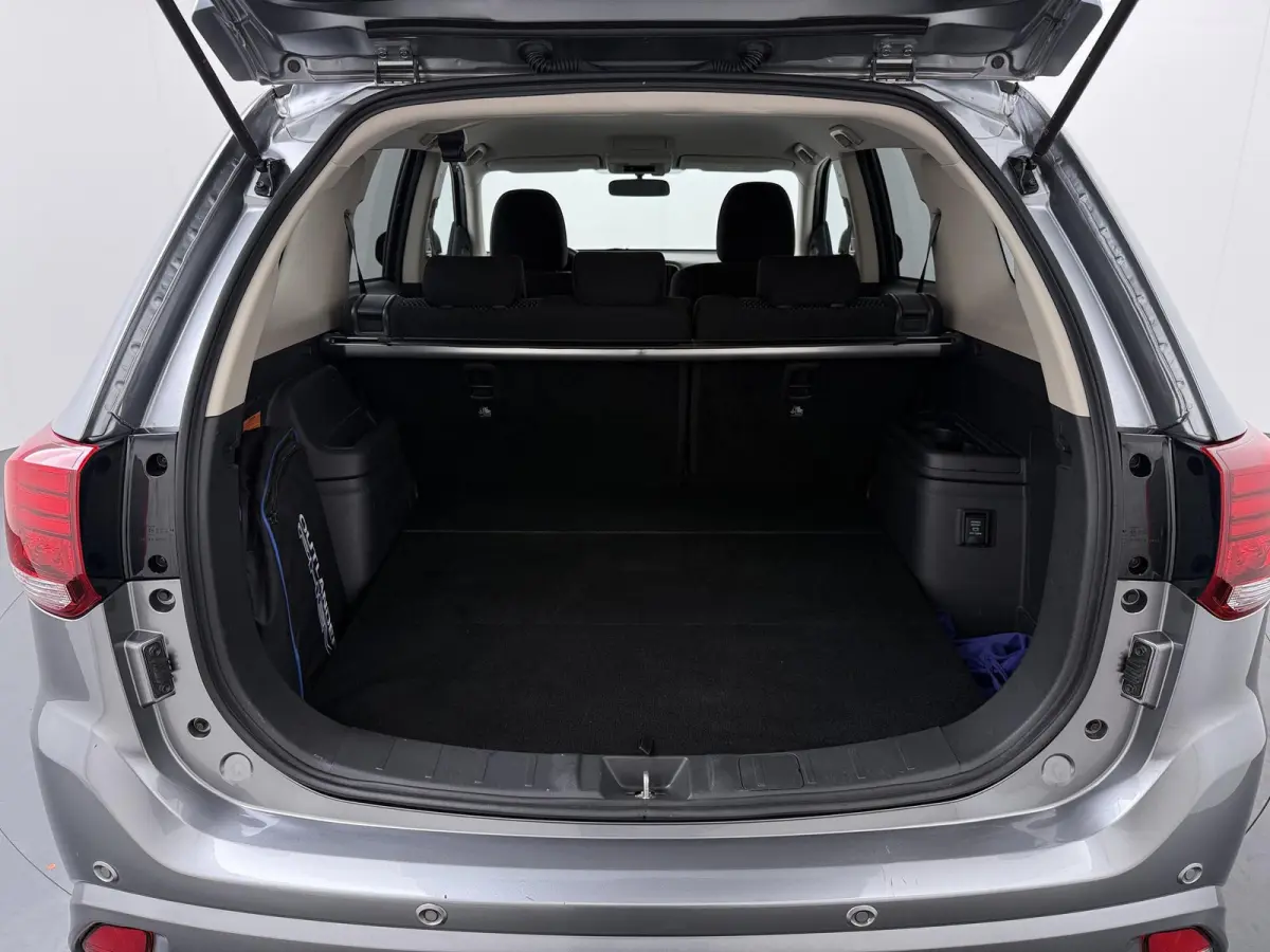 2.4 PHEV Pure Afneembare trekhaak | Stoelverwarming | 4WD