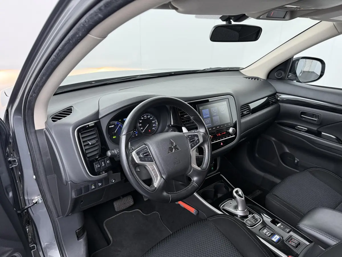 2.4 PHEV Pure Afneembare trekhaak | Stoelverwarming | 4WD