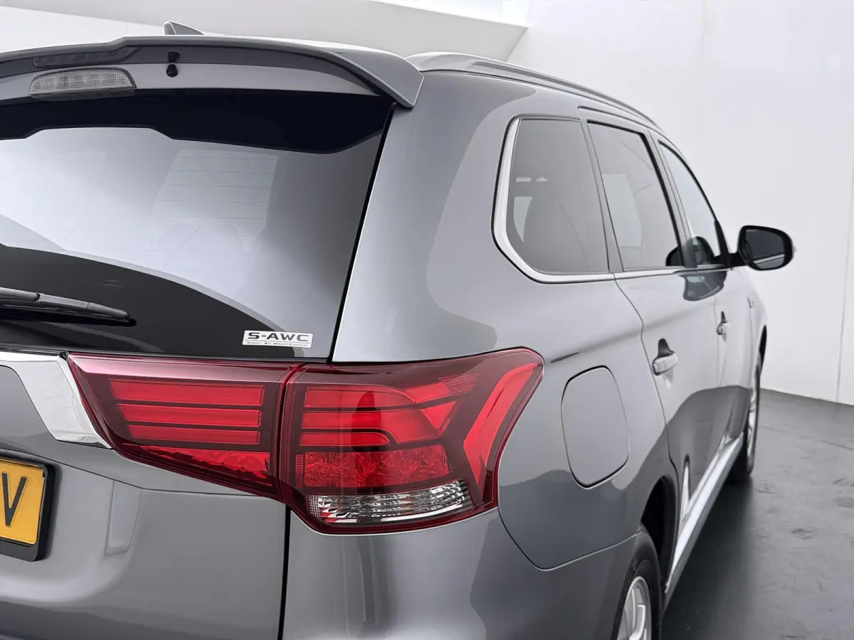 2.4 PHEV Pure Afneembare trekhaak | Stoelverwarming | 4WD