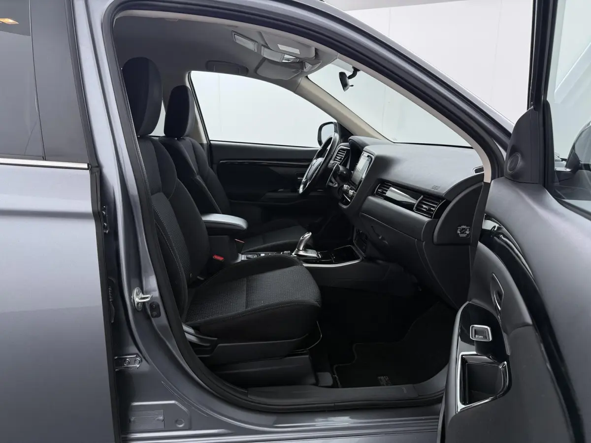 2.4 PHEV Pure Afneembare trekhaak | Stoelverwarming | 4WD