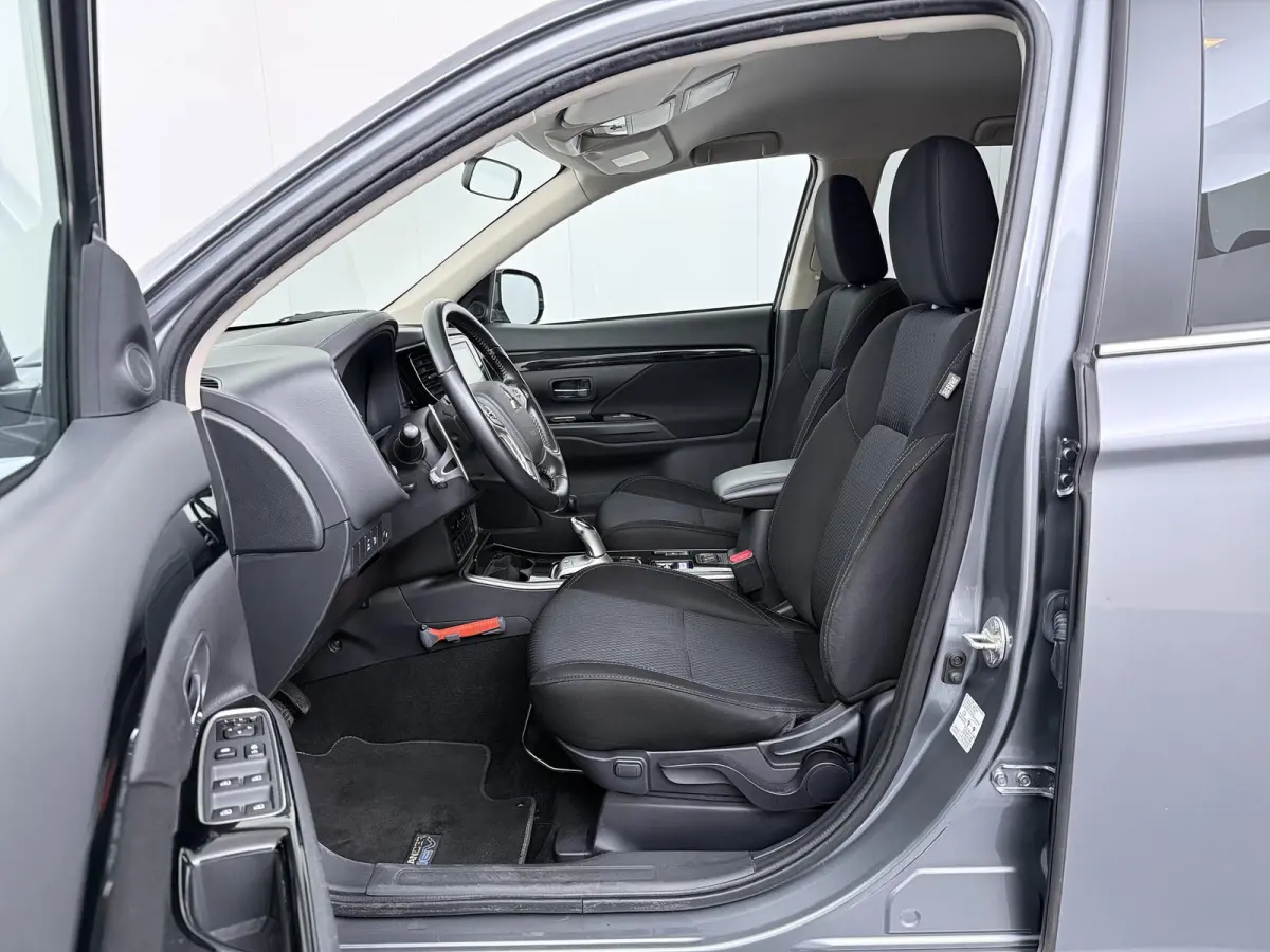 2.4 PHEV Pure Afneembare trekhaak | Stoelverwarming | 4WD