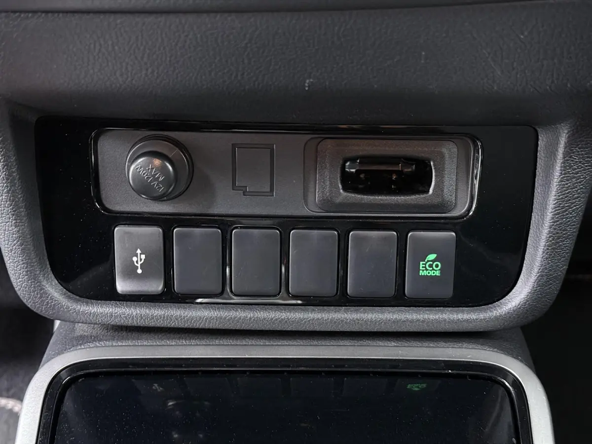 2.4 PHEV Pure Afneembare trekhaak | Stoelverwarming | 4WD