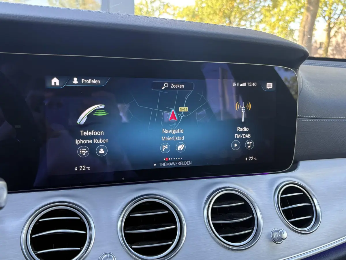 300 e Business Solution AMG MERCEDES GARANTIE T/M 03-2028 | SOH 93% | PANORAMADAK | ELEKTRISCHE TREKHAAK | DEALER ONDERHOUDEN | APPLE CARPLAY/ANDROID AUTO | BURMESTER AUDIO | 360° CAMERA |